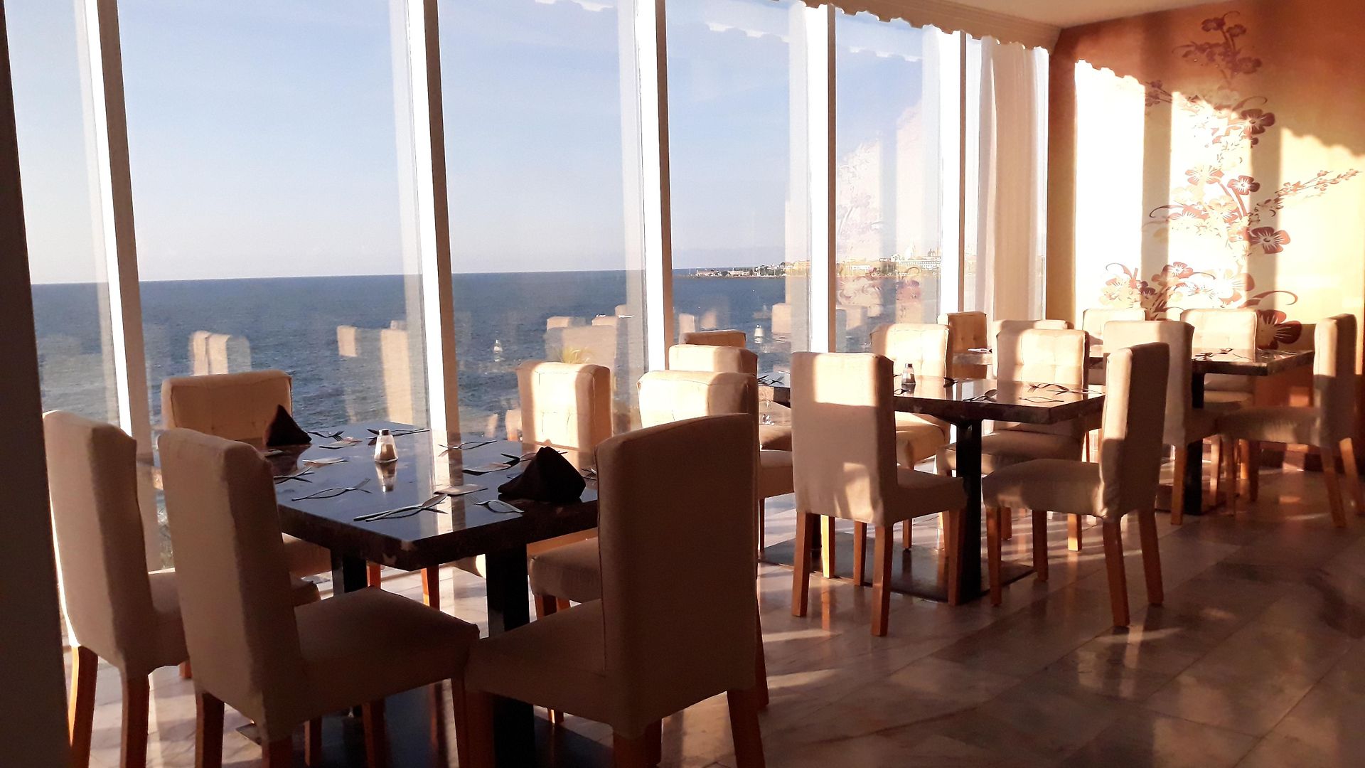 Dubai Hotel